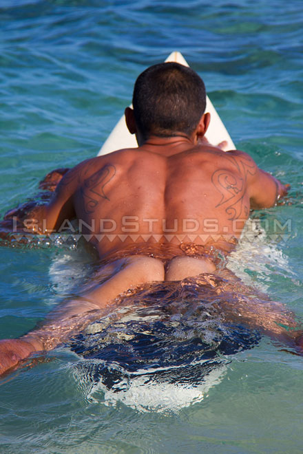 Hawaiian Surf Boy Jerks Off Image