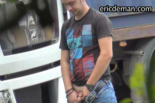 Truckers Pissing Image
