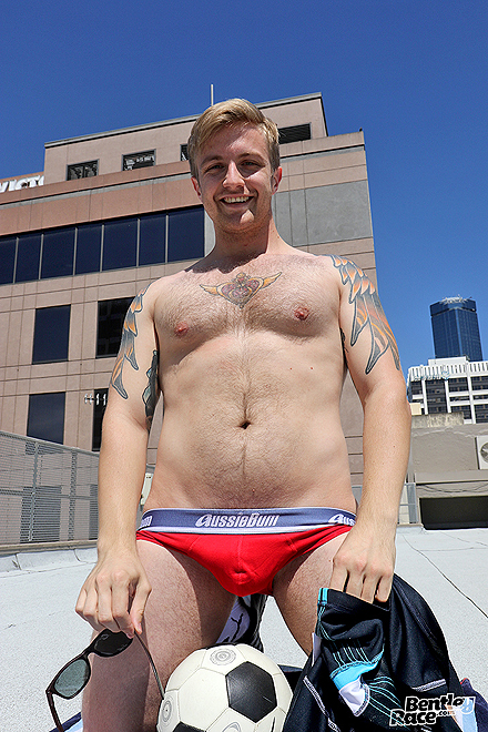 Get naked on the roof with Luc Dean Image