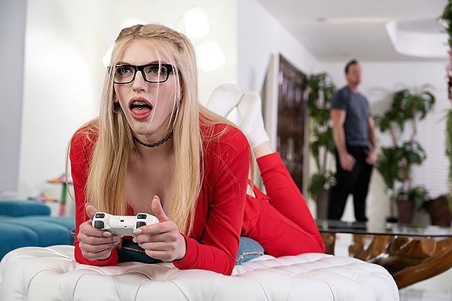 Gamer Girl Gets Creampied Image